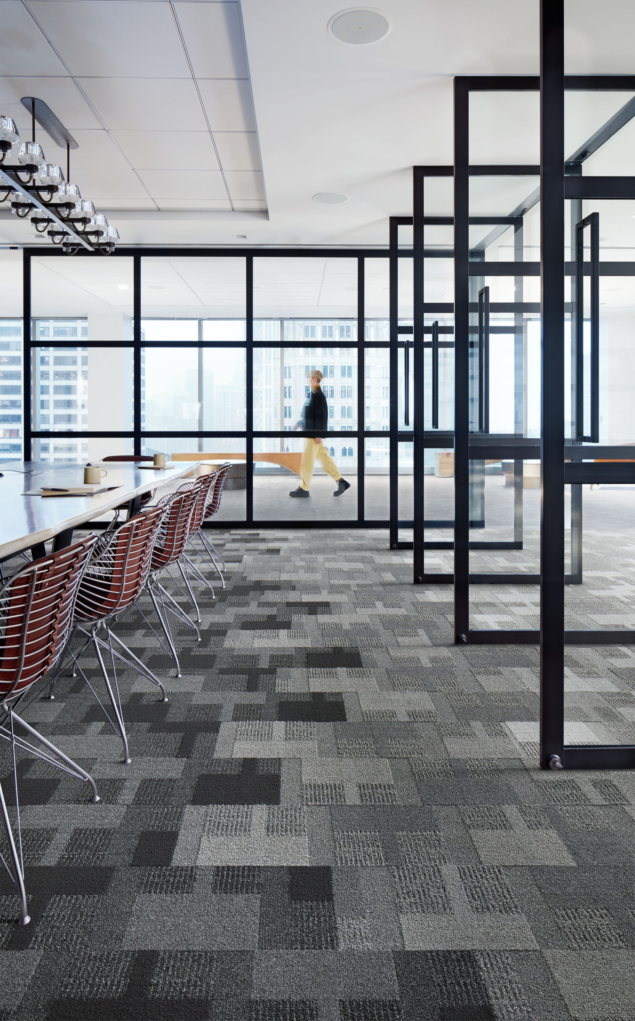 image Interface Geisha Gather plank carpet tile and Walk of Life LVT in meeting room numéro 2